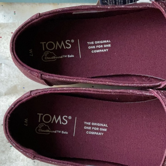 🪸TOMS BURGUNDY GLIMMER SHOES 🪸 - Picture 11 of 16